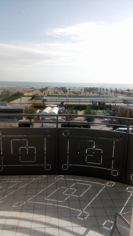 Hotel Metropol Sottomarina Exteriör bild