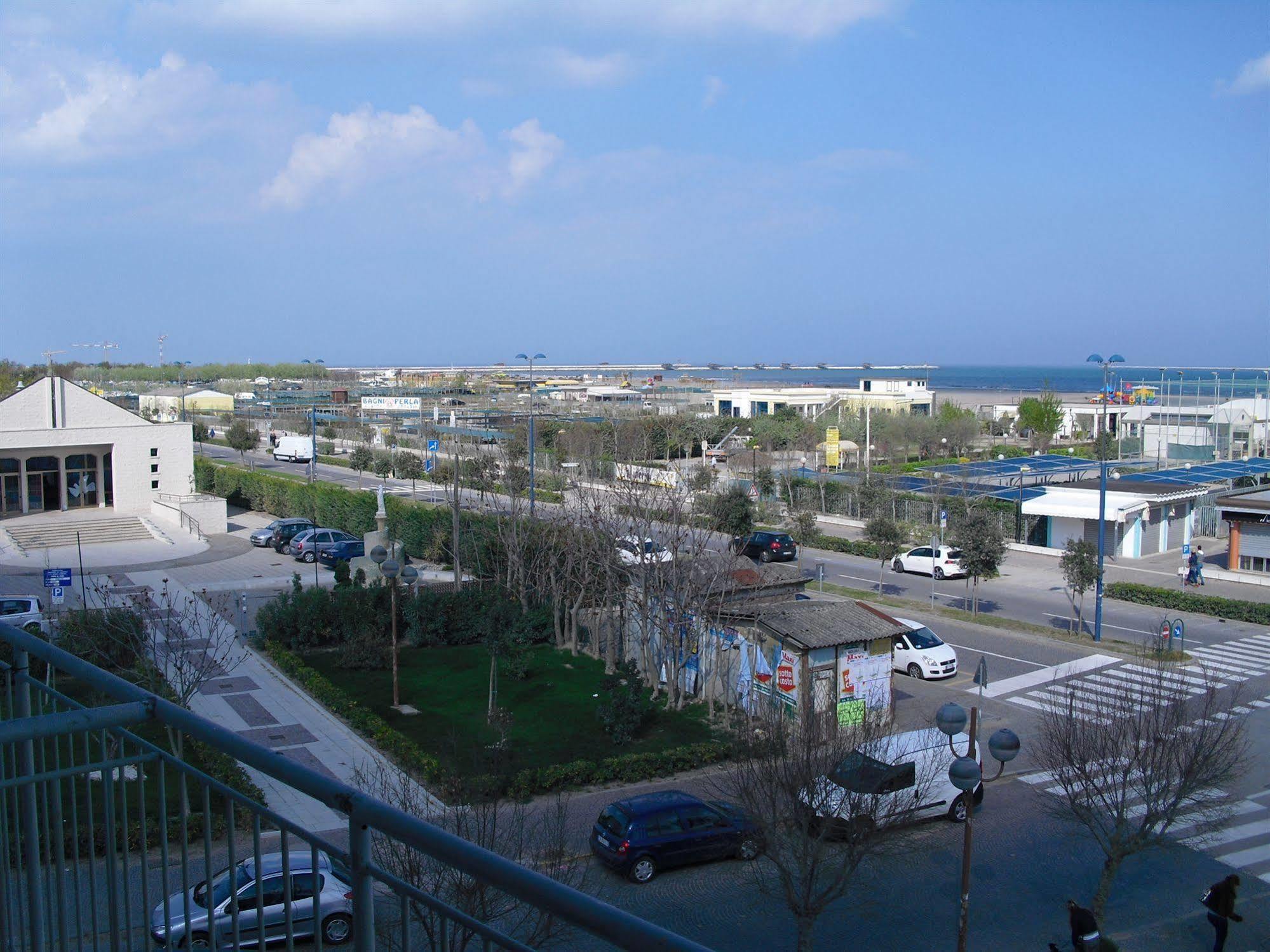 Hotel Metropol Sottomarina Exteriör bild